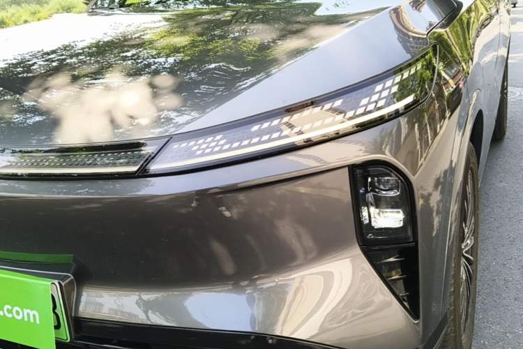 Used Dongfeng Aeolus L8 2025 Model 185KM Ideal Edition Left Front Headlight