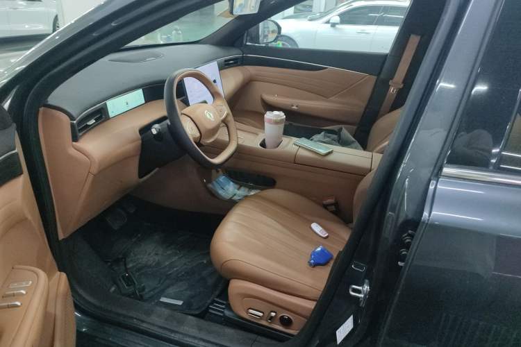 Used Dongfeng Aeolus L8 2025 Model 185KM Dream Edition Left Front Seat