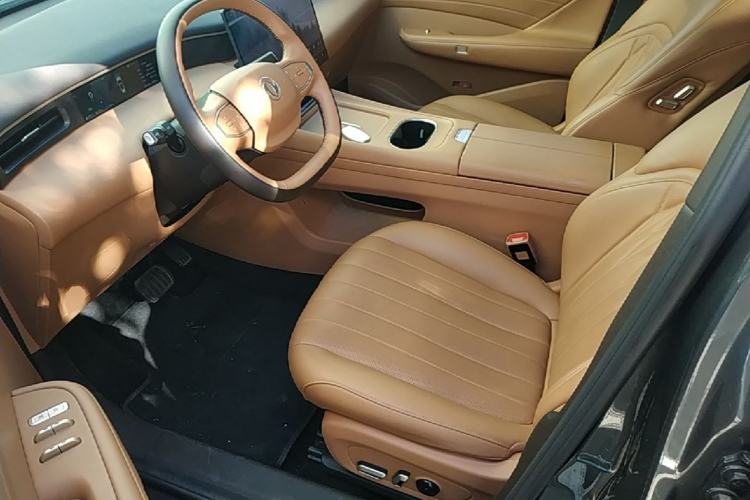 Used Dongfeng Aeolus L8 2025 Model 185KM Dream Edition Left Front Seat