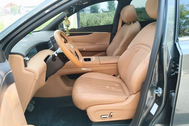 Used Dongfeng Aeolus L8 2025 Model 185KM Ideal Edition Left Front Seat