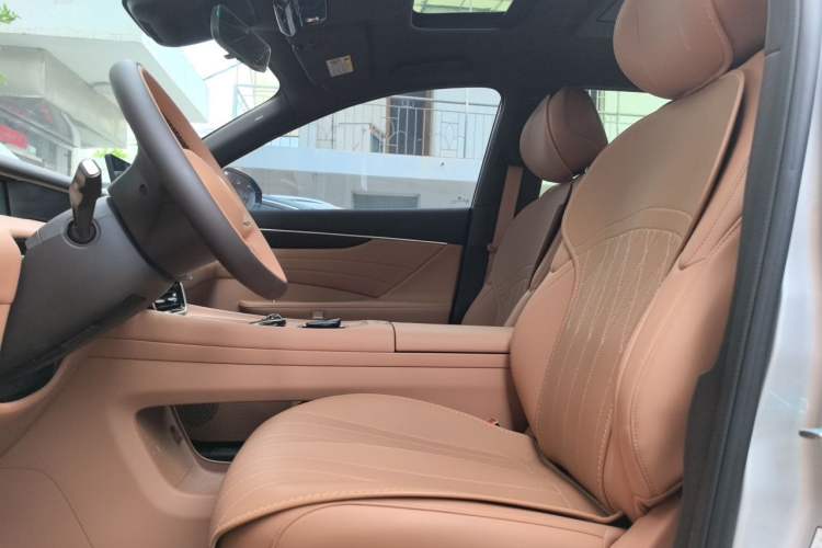 Used Dongfeng Aeolus L8 2025 Model 185KM Dream Edition Left Front Seat