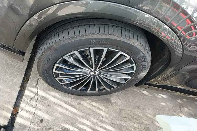 Used Dongfeng Aeolus L8 2025 Model 185KM Dream Edition Left Front Wheel Hub