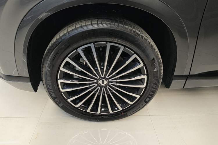 Used Dongfeng Aeolus L8 2025 Model 112KM Dream Edition Left Front Wheel Hub