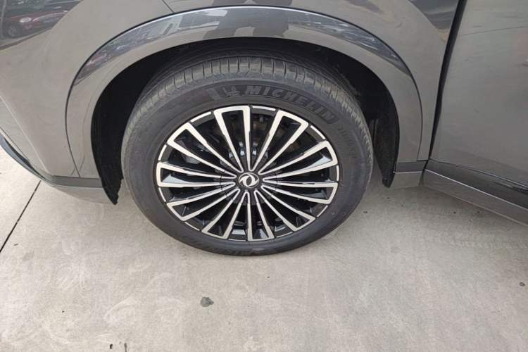 Used Dongfeng Aeolus L8 2025 Model 185KM Dream Edition Left Front Wheel Hub