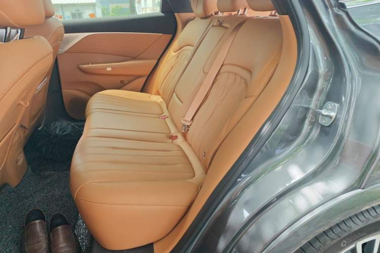 Used Dongfeng Aeolus L8 2025 Model 185KM Dream Edition Left Rear Seat
