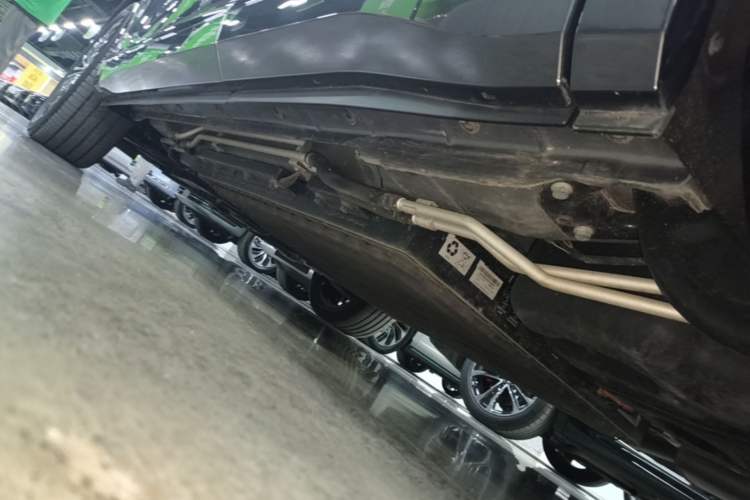 Used Dongfeng Aeolus L8 2025 Model 185KM Dream Edition Left Side Sill