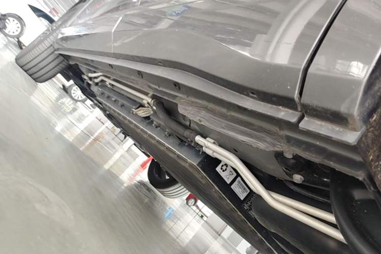 Used Dongfeng Aeolus L8 2025 Model 185KM Dream Edition Left Side Sill
