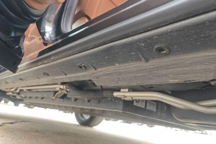 Used Dongfeng Aeolus L8 2025 Model 185KM Dream Edition Left Side Sill