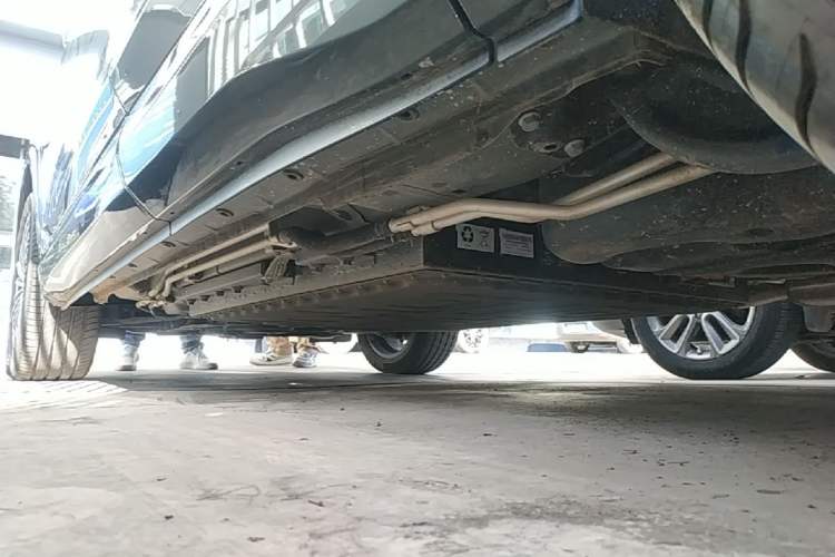 Used Dongfeng Aeolus L8 2025 Model 185KM Dream Edition Left Side Sill