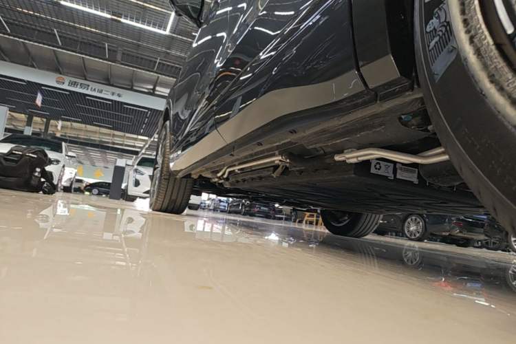 Used Dongfeng Aeolus L8 2025 Model 112KM Dream Edition Left Side Sill