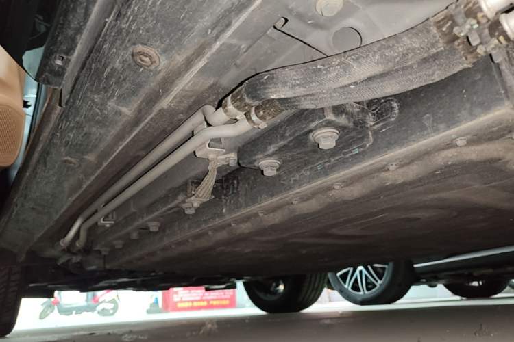 Used Dongfeng Aeolus L8 2025 Model 185KM Dream Edition Left Side Sill