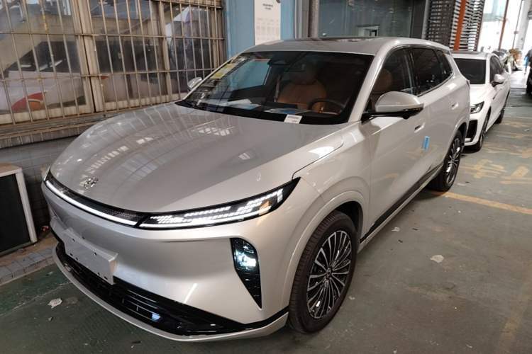 Ojetý Dongfeng Aeolus L8 2025 Model 185KM Dream Edition Guazi used car, China used car export, Used car for sale, Used  cars, Cheapest cars for sale
