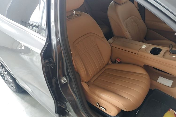 Used Dongfeng Aeolus L8 2025 Model 185KM Dream Edition Right Front Seat