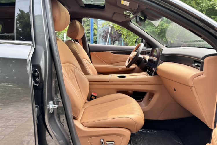 Used Dongfeng Aeolus L8 2025 Model 185KM Dream Edition Right Front Seat
