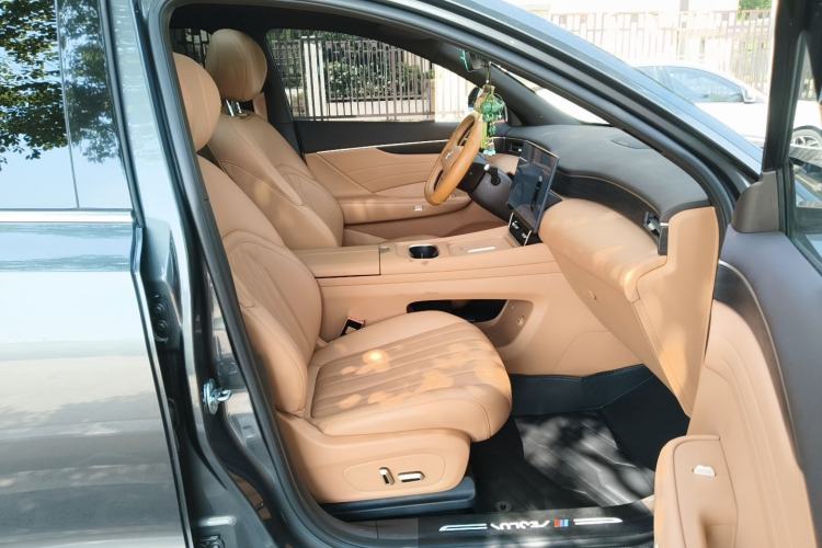 Used Dongfeng Aeolus L8 2025 Model 185KM Ideal Edition Right Front Seat
