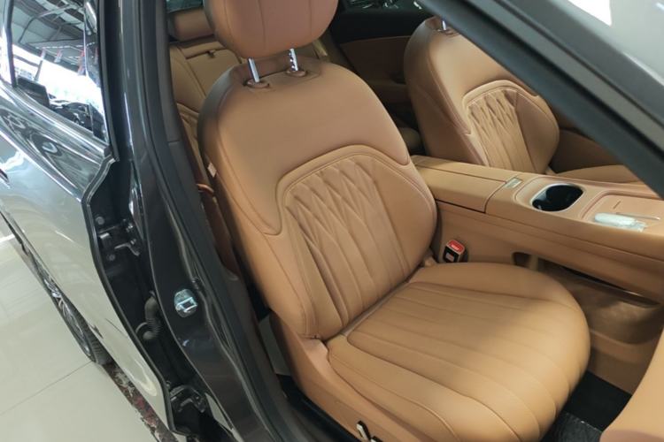 Used Dongfeng Aeolus L8 2025 Model 112KM Dream Edition Right Front Seat