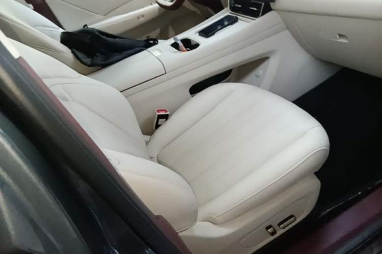Used Dongfeng Aeolus L8 2025 Model 185KM Dream Edition Right Front Seat