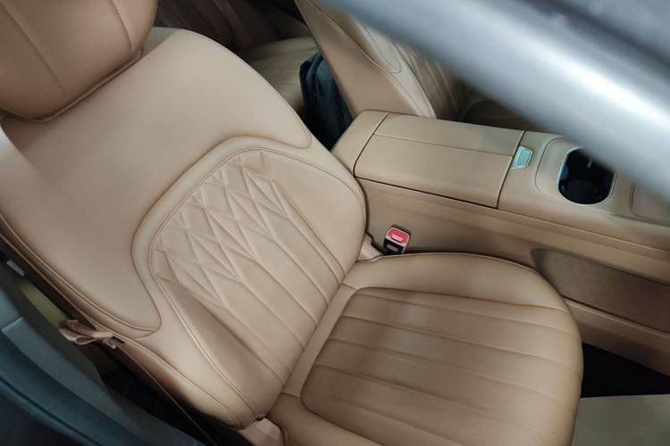 Used Dongfeng Aeolus L8 2025 Model 185KM Dream Edition Right Front Seat