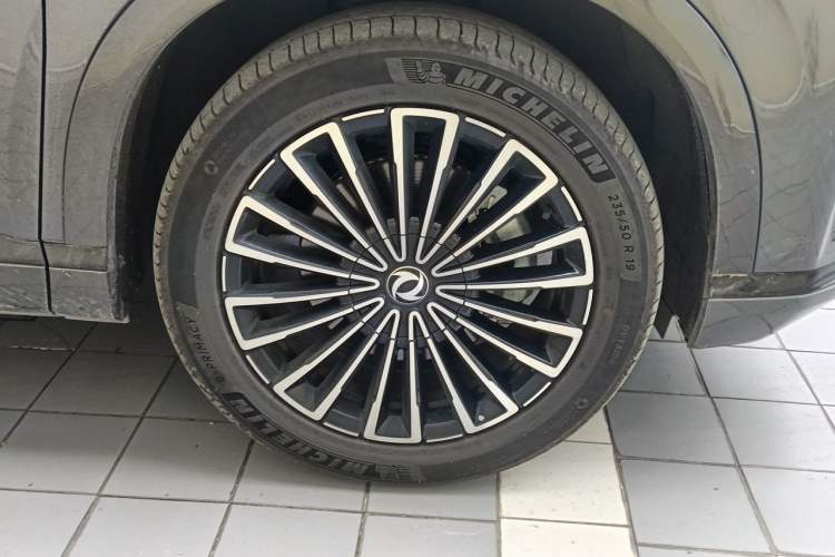 Used Dongfeng Aeolus L8 2025 Model 185KM Dream Edition Right Front Wheel Hub