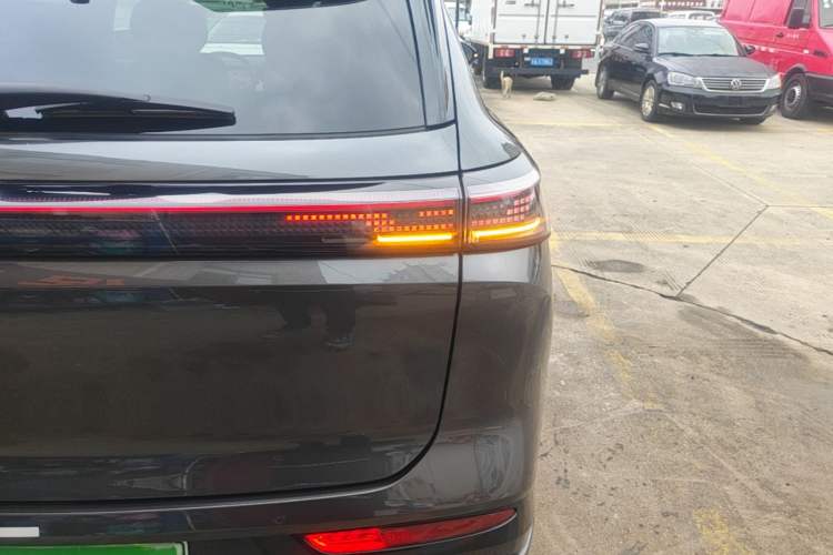 Used Dongfeng Aeolus L8 2025 Model 185KM Dream Edition Right Rear Taillight