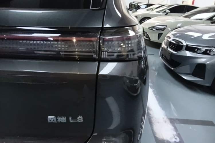 Used Dongfeng Aeolus L8 2025 Model 185KM Dream Edition Right Rear Taillight