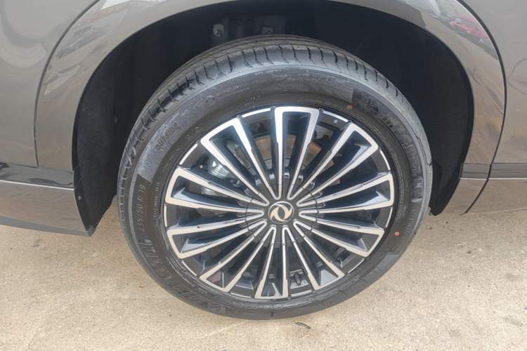 Used Dongfeng Aeolus L8 2025 Model 185KM Dream Edition Right Rear Wheel Hub