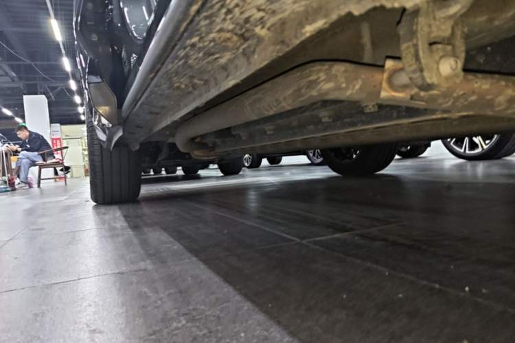 Used Dongfeng Aeolus L8 2025 Model 185KM Dream Edition Right Side Sill