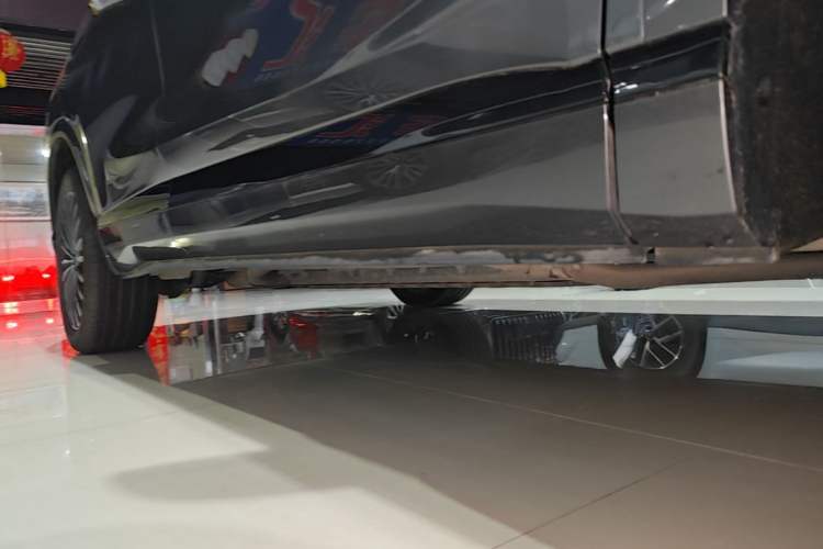 Used Dongfeng Aeolus L8 2025 Model 185KM Ideal Edition Right Side Sill