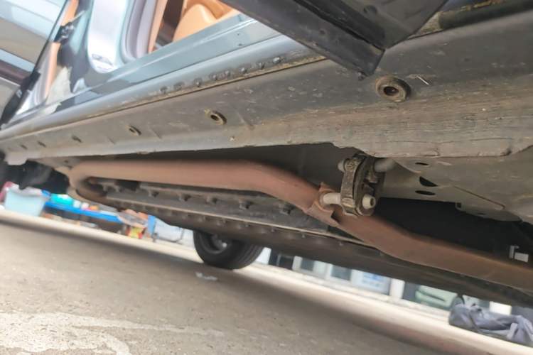 Used Dongfeng Aeolus L8 2025 Model 185KM Dream Edition Right Side Sill
