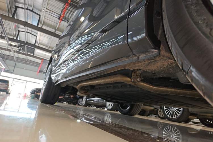 Used Dongfeng Aeolus L8 2025 Model 112KM Dream Edition Right Side Sill