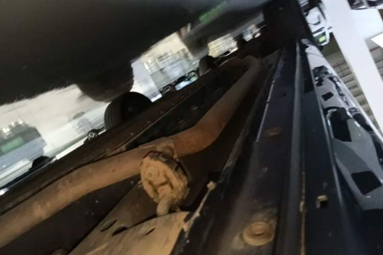 Used Dongfeng Aeolus L8 2025 Model 185KM Dream Edition Right Side Sill