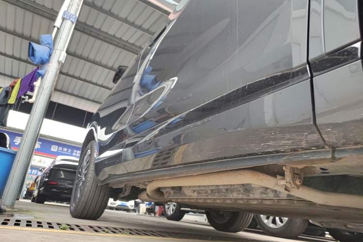 Used Dongfeng Aeolus L8 2025 Model 185KM Dream Edition Right Side Sill