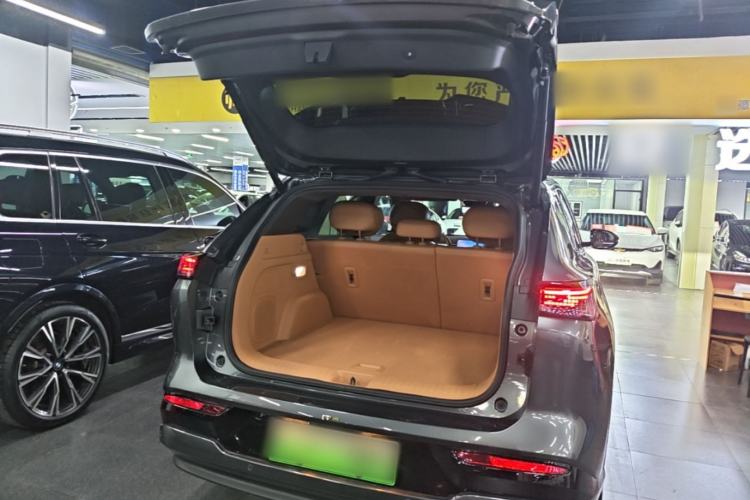 Used Dongfeng Aeolus L8 2025 Model 185KM Dream Edition Trunk