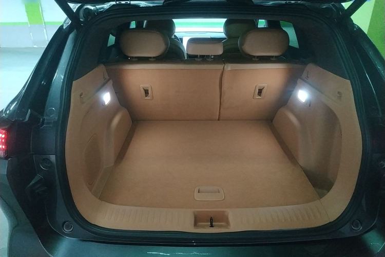 Used Dongfeng Aeolus L8 2025 Model 185KM Dream Edition Trunk