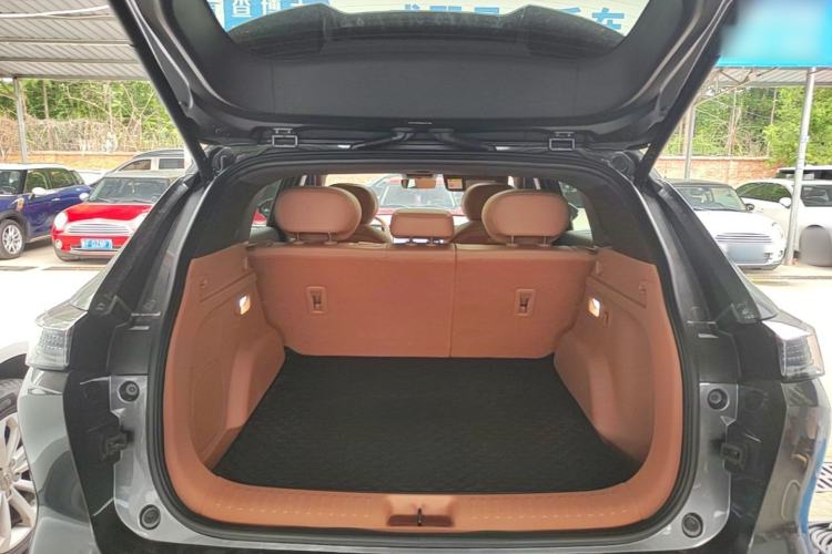 Used Dongfeng Aeolus L8 2025 Model 185KM Dream Edition Trunk