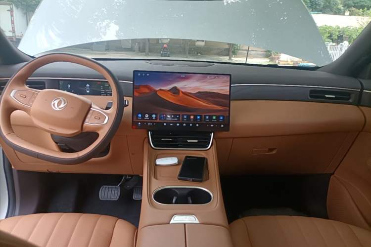 Used Dongfeng Aeolus L8 2025 Model 185KM Dream Edition Audio And AC Panel