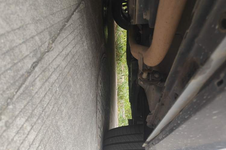 Used Dongfeng Aeolus L8 2025 Model 185KM Dream Edition Chassis Front Right