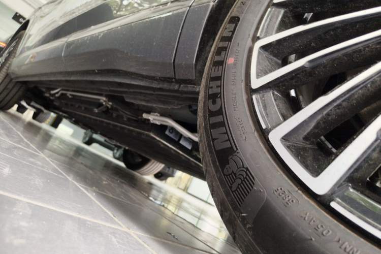 Used Dongfeng Aeolus L8 2025 Model 185KM Dream Edition Chassis Rear Left