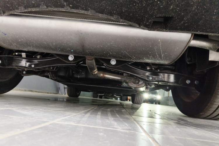 Used Dongfeng Aeolus L8 2025 Model 185KM Dream Edition Chassis Rear