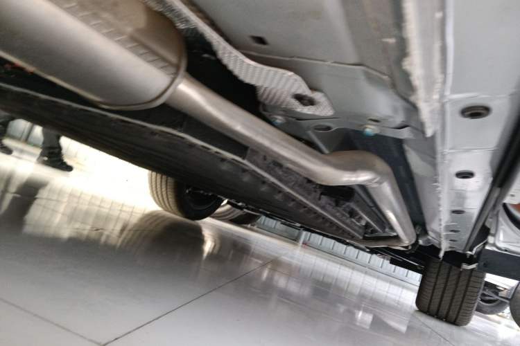 Used Dongfeng Aeolus L8 2025 Model 185KM Dream Edition Chassis Rear Right