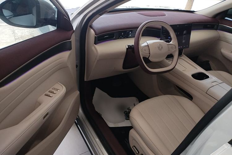 Used Dongfeng Aeolus L8 2025 Model 185KM Dream Edition Driver Seat