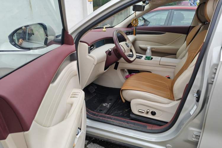 Used Dongfeng Aeolus L8 2025 Model 185KM Dream Edition Driver Seat