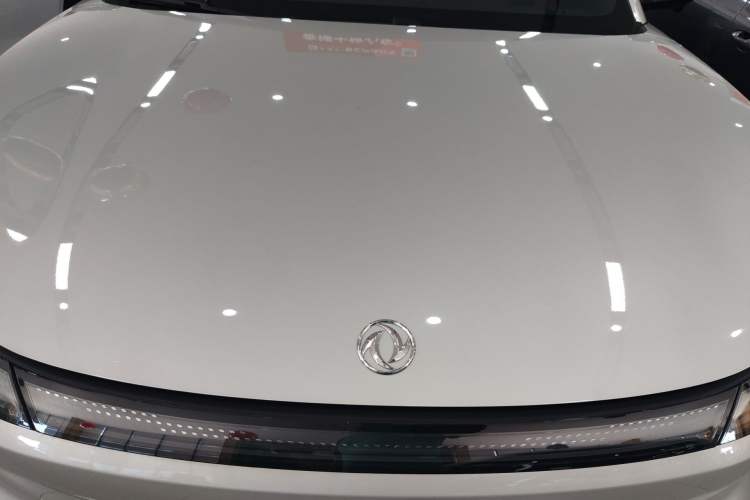 Used Dongfeng Aeolus L8 2025 Model 185KM Ideal Edition Engine Bay