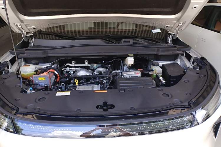 Used Dongfeng Aeolus L8 2025 Model 185KM Dream Edition Engine Bay