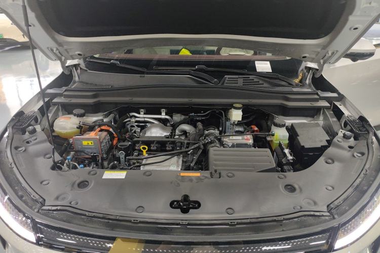 Used Dongfeng Aeolus L8 2025 Model 185KM Dream Edition Engine Bay