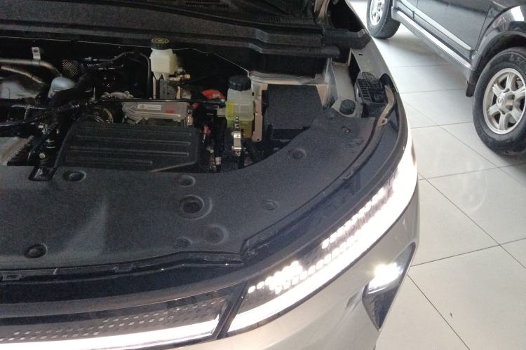 Used Dongfeng Aeolus L8 2025 Model 185KM Dream Edition Engine Bay Left