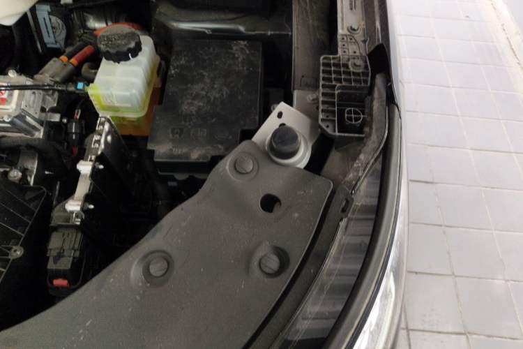 Used Dongfeng Aeolus L8 2025 Model 185KM Dream Edition Engine Bay Left