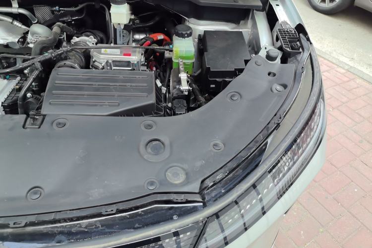 Used Dongfeng Aeolus L8 2025 Model 185KM Dream Edition Engine Bay Left