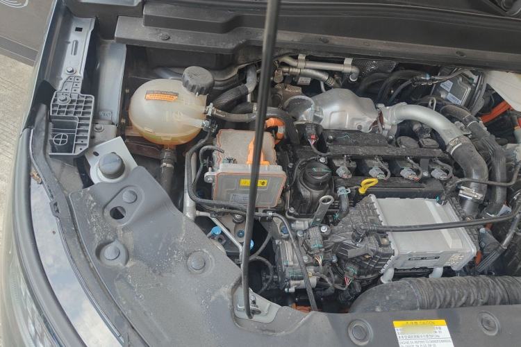 Used Dongfeng Aeolus L8 2025 Model 185KM Dream Edition Engine Bay Right