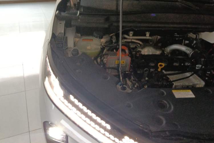 Used Dongfeng Aeolus L8 2025 Model 185KM Dream Edition Engine Bay Right